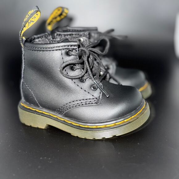 Infant 1460 Softy T Leather Lace Up Boots SIZE;4 - Picture 1 of 5